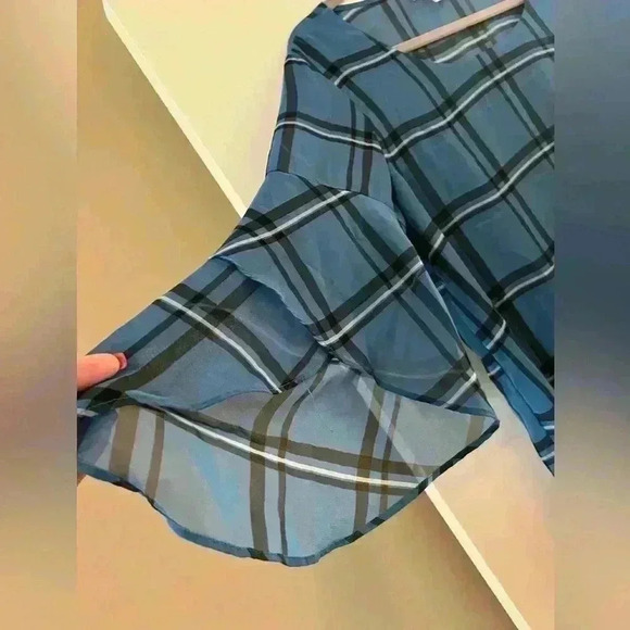 EUC Style & Co Blue & Black Patterned Ruffle Blouse Women’s Size Small - Picture 5 of 6